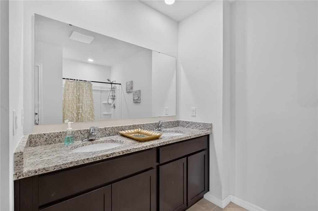 For Sale: $449,900 (5 beds, 3 baths, 2447 Square Feet)
