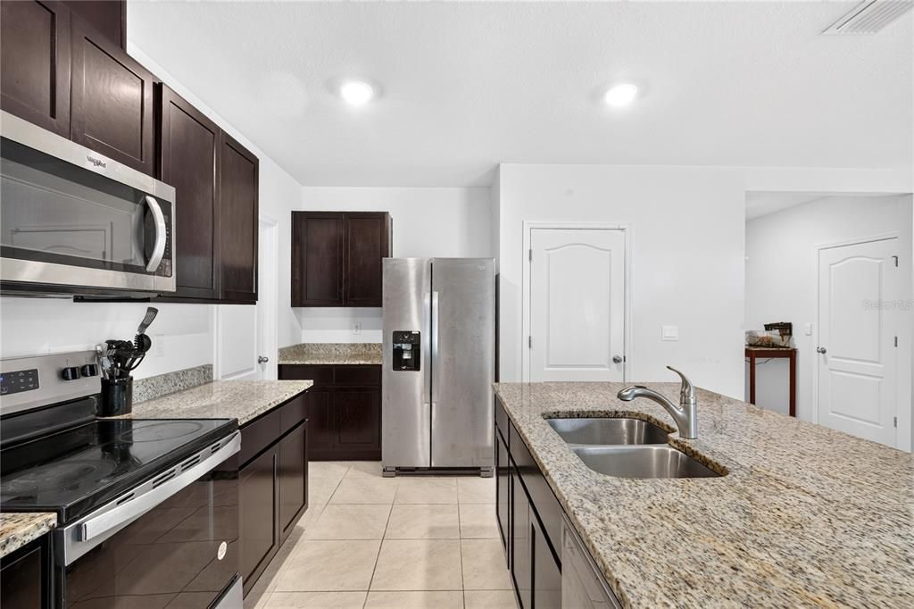 For Sale: $449,900 (5 beds, 3 baths, 2447 Square Feet)