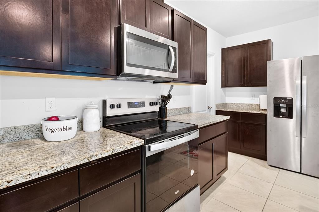 For Sale: $449,900 (5 beds, 3 baths, 2447 Square Feet)