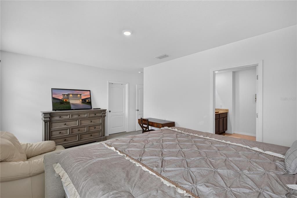 For Sale: $449,900 (5 beds, 3 baths, 2447 Square Feet)