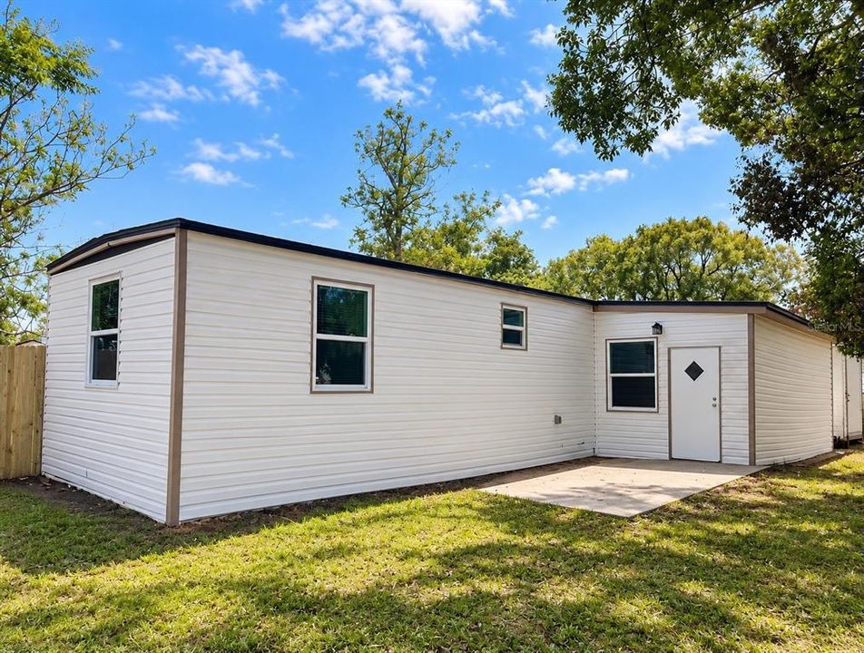 For Sale: $219,900 (3 beds, 2 baths, 882 Square Feet)