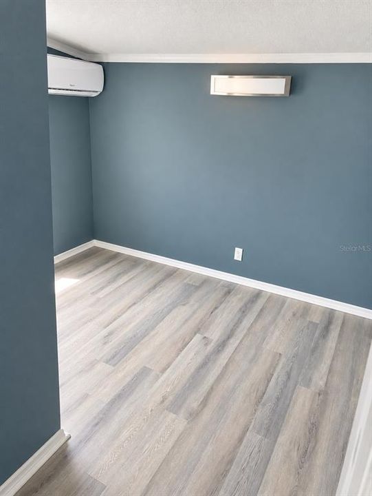 For Sale: $219,900 (3 beds, 2 baths, 882 Square Feet)