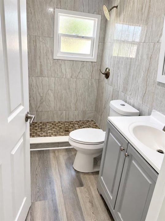 For Sale: $219,900 (3 beds, 2 baths, 882 Square Feet)