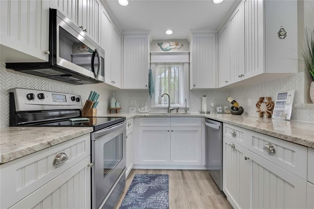 На продажу: $349,900 (2 спален, 2 ванн, 1085 Квадратных фут)