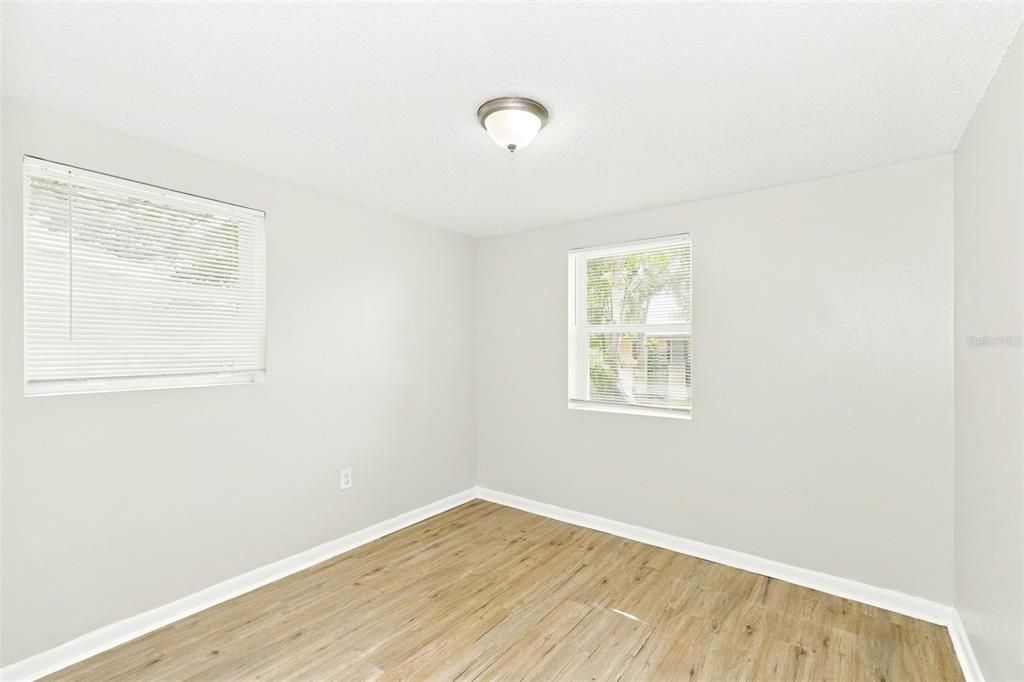 В аренду: $1,935 (4 спален, 1 ванн, 1054 Квадратных фут)