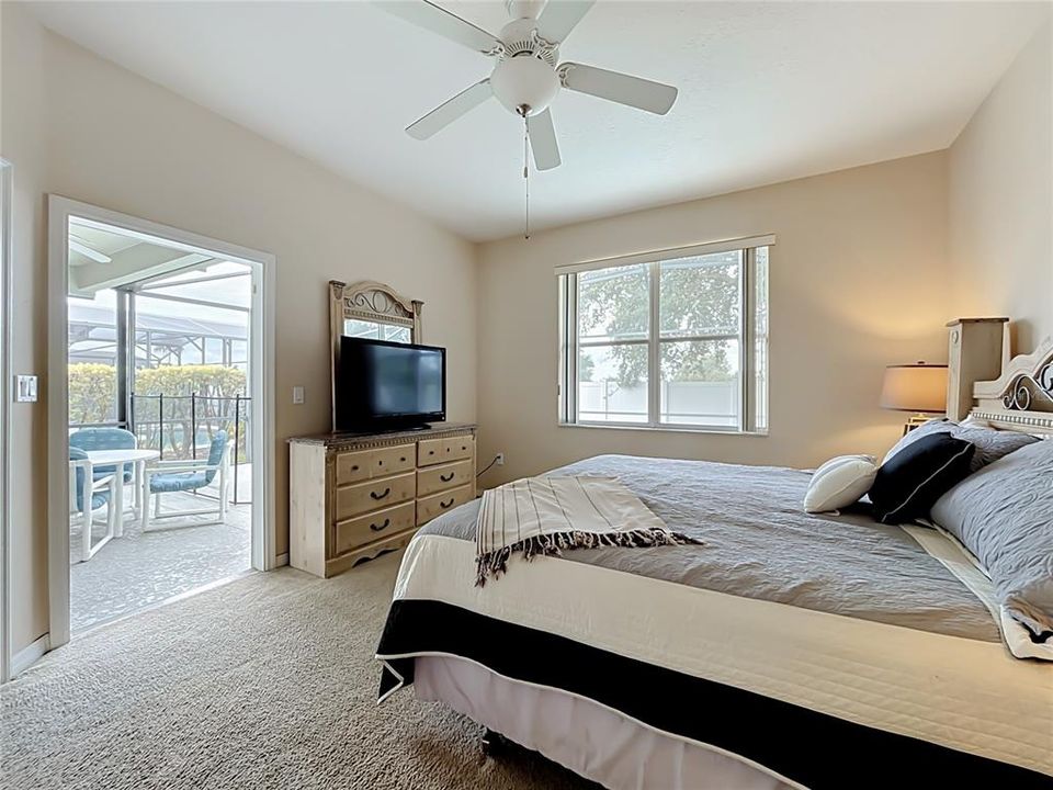 Active With Contract: $355,000 (4 beds, 3 baths, 1956 Square Feet)