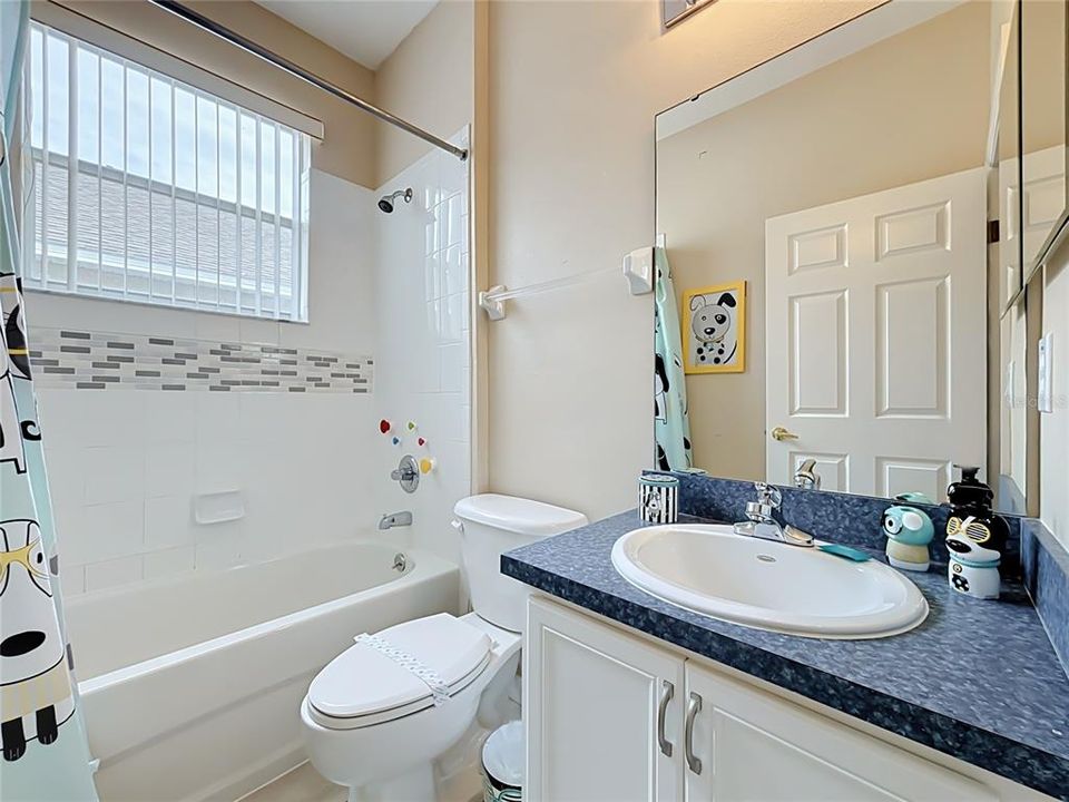 Active With Contract: $355,000 (4 beds, 3 baths, 1956 Square Feet)