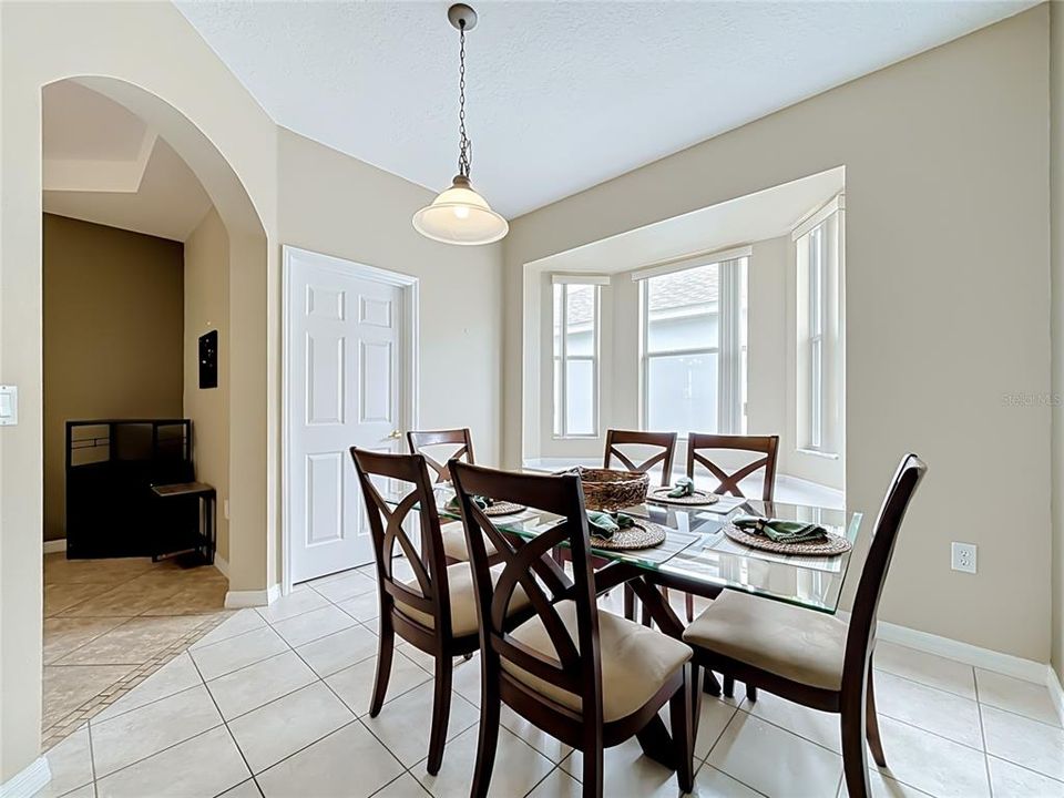Active With Contract: $355,000 (4 beds, 3 baths, 1956 Square Feet)