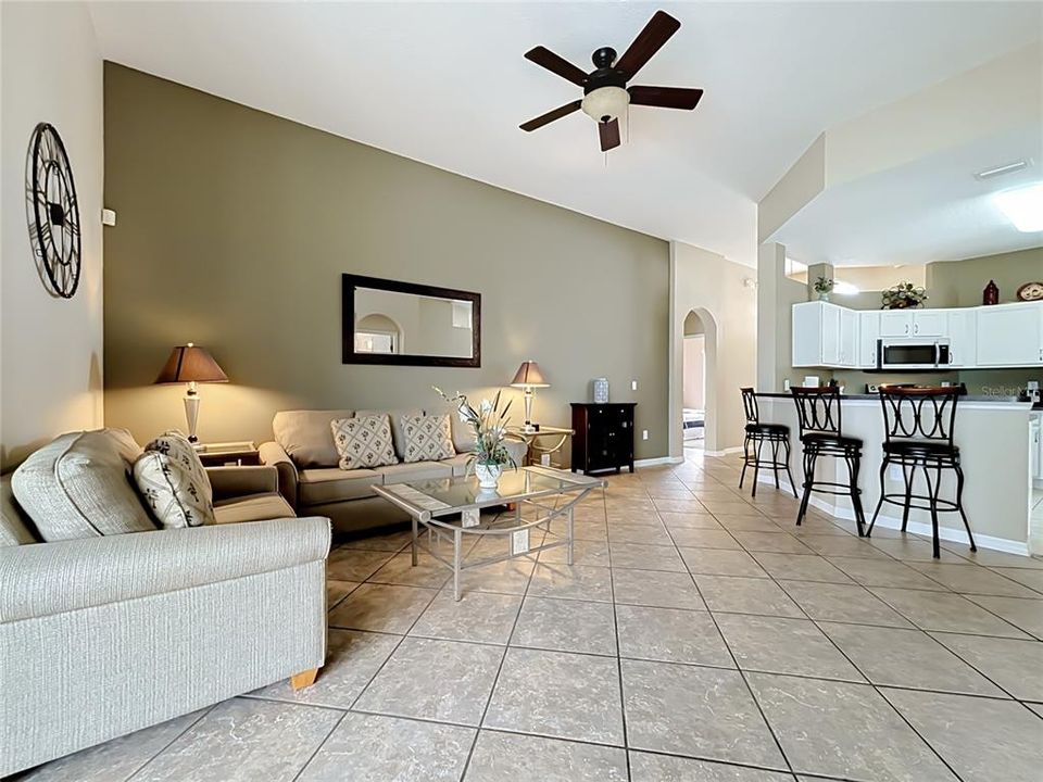 Active With Contract: $355,000 (4 beds, 3 baths, 1956 Square Feet)
