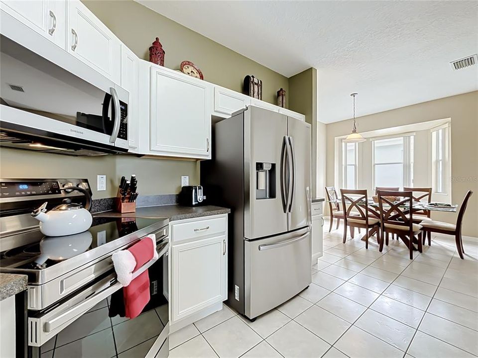 Active With Contract: $355,000 (4 beds, 3 baths, 1956 Square Feet)