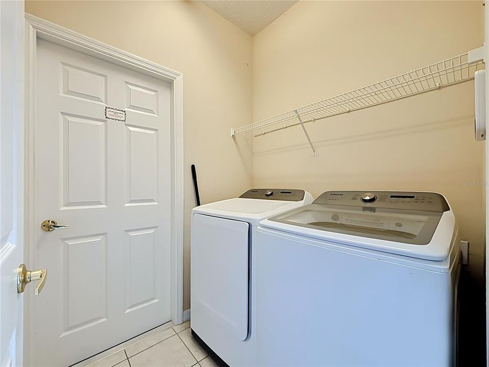 Active With Contract: $355,000 (4 beds, 3 baths, 1956 Square Feet)