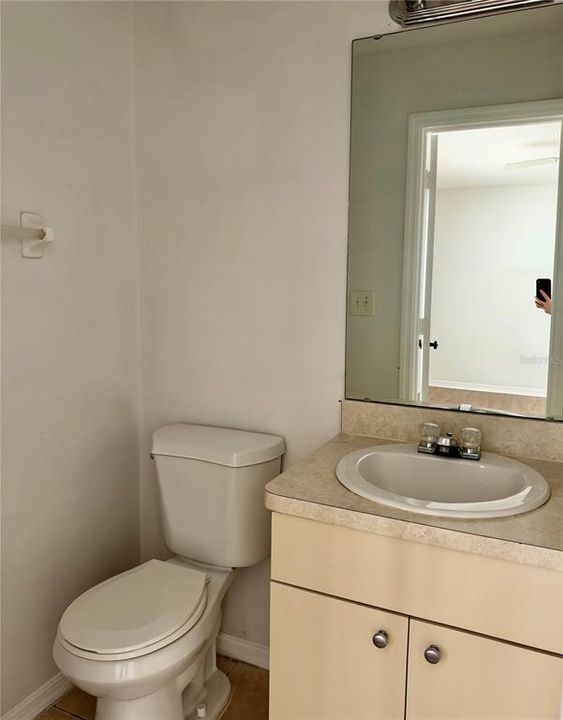 На продажу: $169,900 (2 спален, 1 ванн, 902 Квадратных фут)