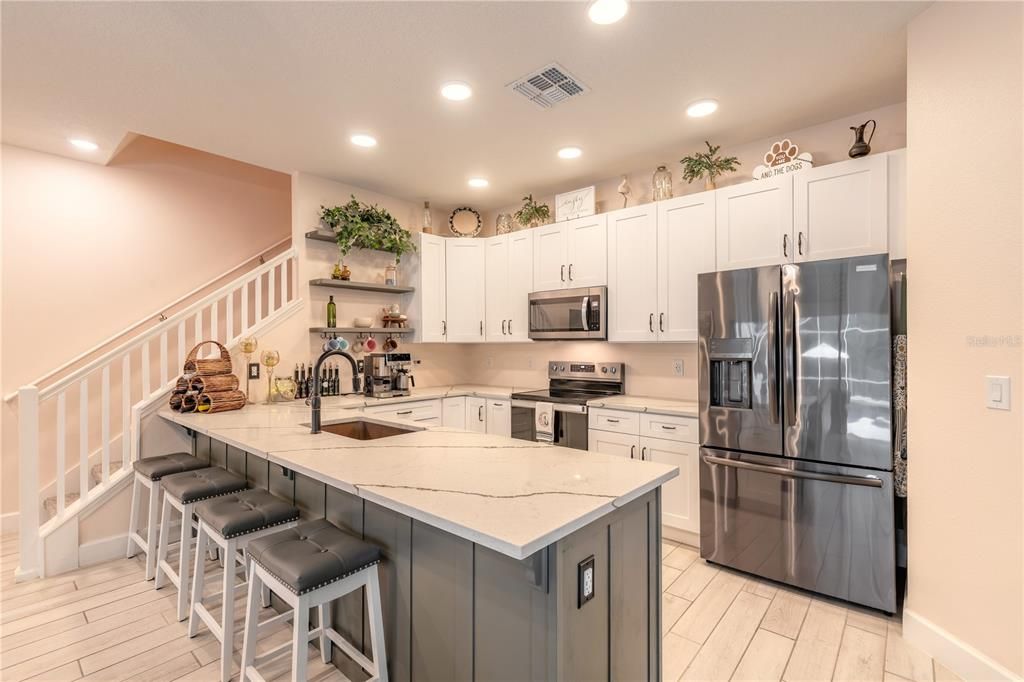For Sale: $549,000 (3 beds, 2 baths, 1726 Square Feet)