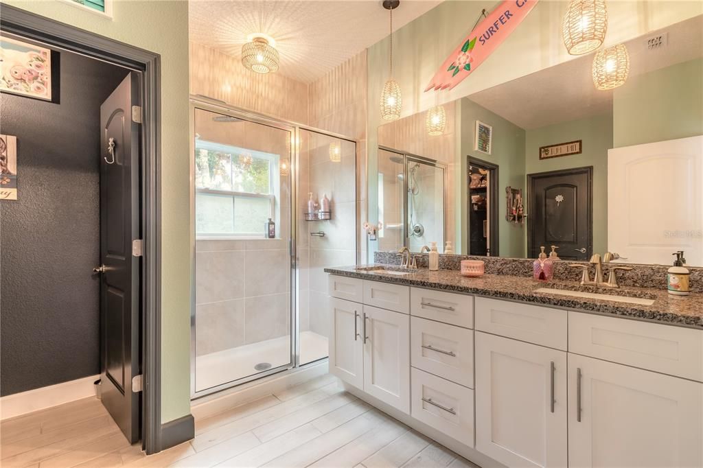 For Sale: $549,000 (3 beds, 2 baths, 1726 Square Feet)
