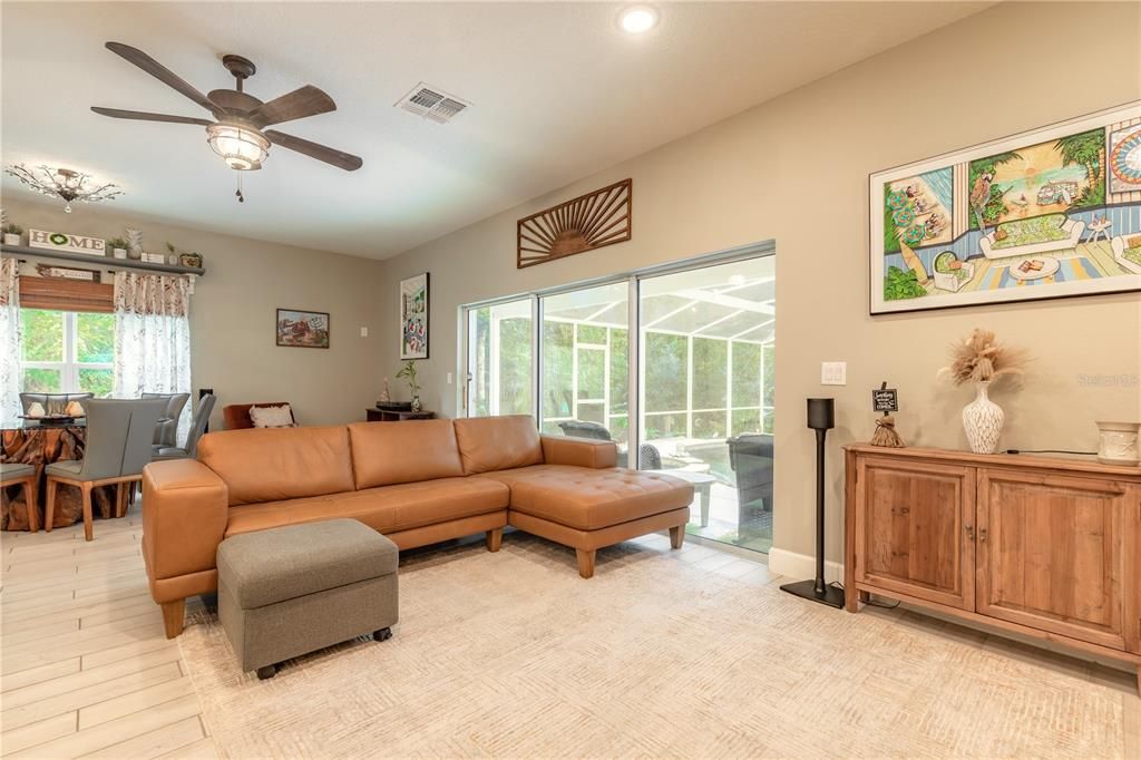 For Sale: $549,000 (3 beds, 2 baths, 1726 Square Feet)