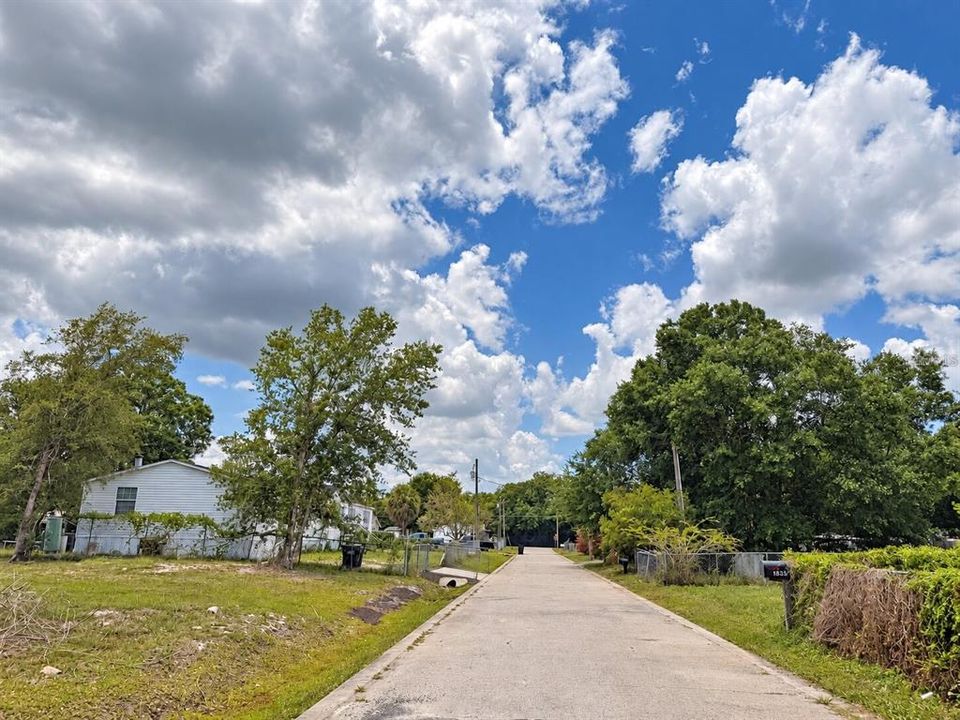 На продажу: $64,900 (0.23 acres)