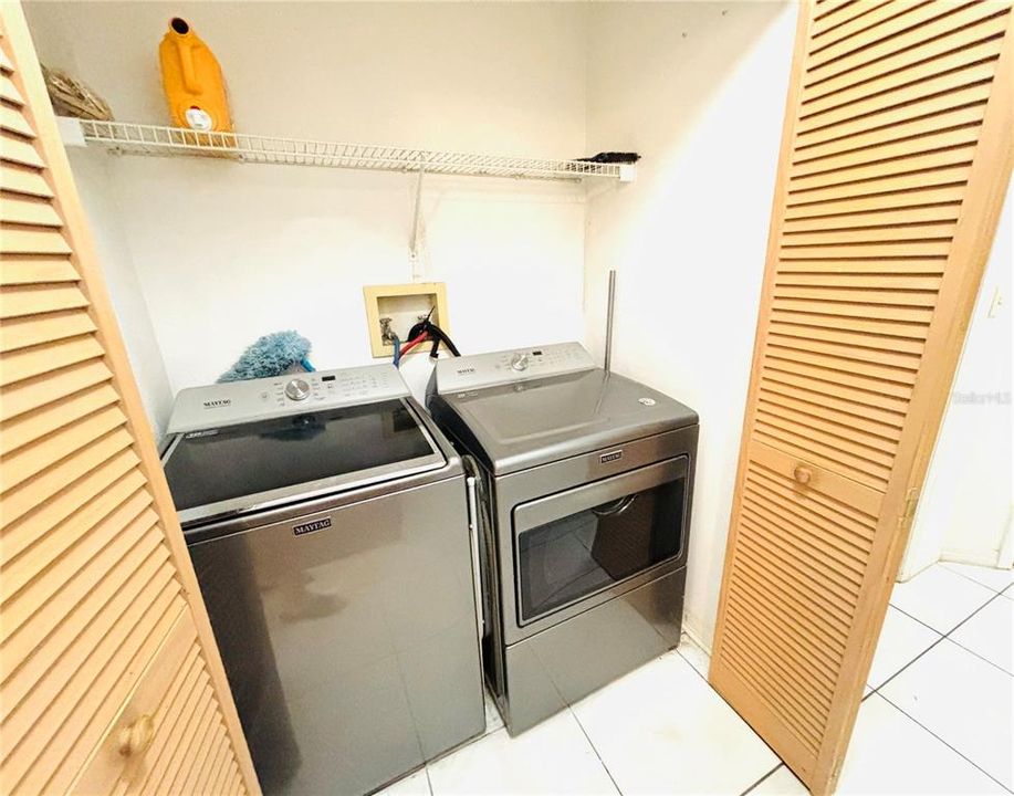 На продажу: $210,000 (3 спален, 2 ванн, 1326 Квадратных фут)