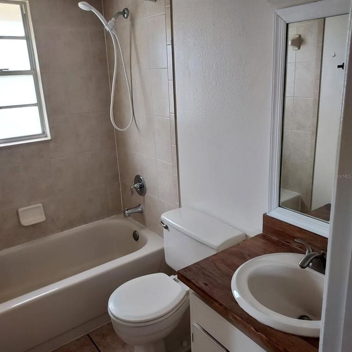 В аренду: $2,600 (4 спален, 2 ванн, 1793 Квадратных фут)
