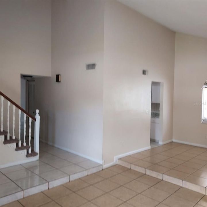 В аренду: $2,600 (4 спален, 2 ванн, 1793 Квадратных фут)