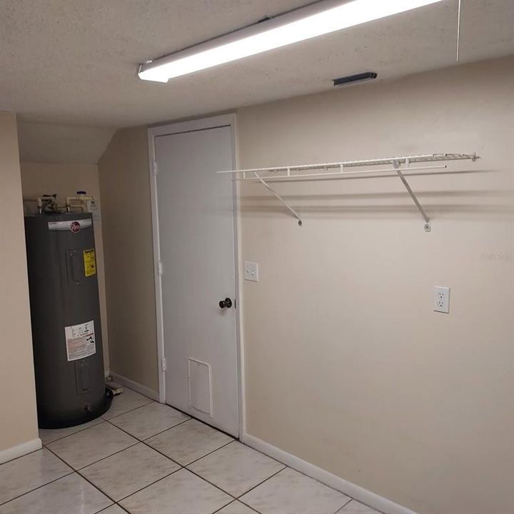 В аренду: $2,600 (4 спален, 2 ванн, 1793 Квадратных фут)
