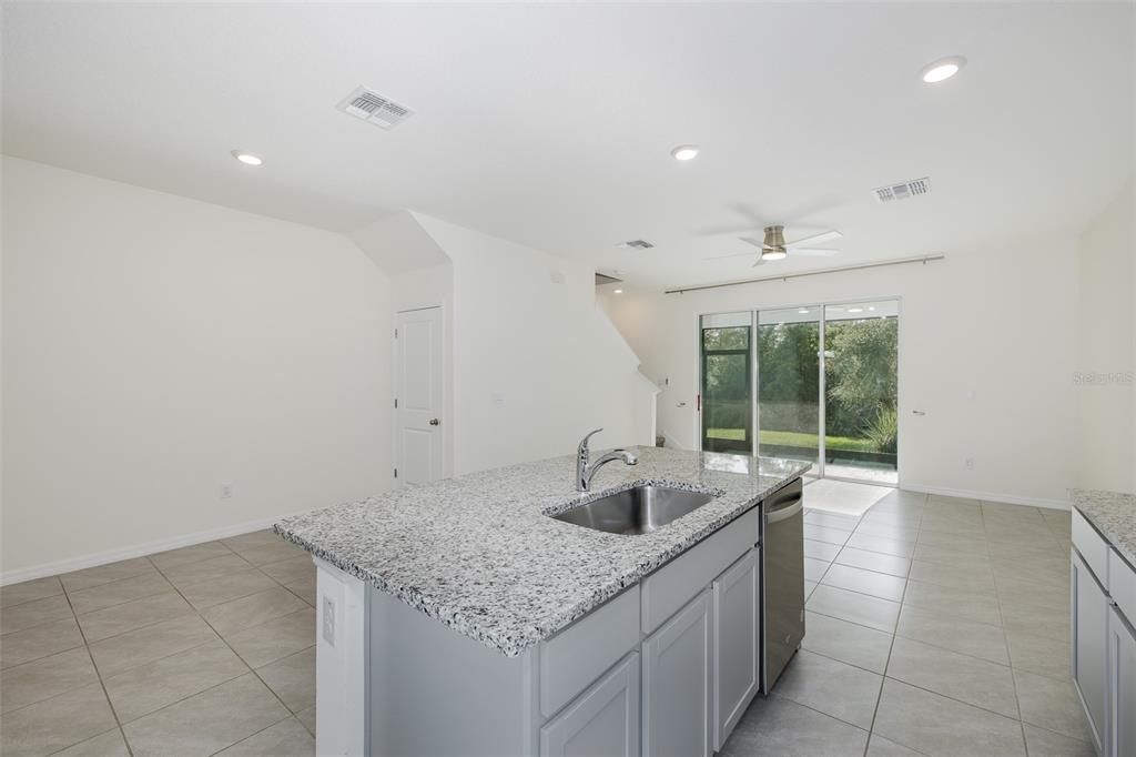 For Sale: $269,000 (3 beds, 2 baths, 1673 Square Feet)