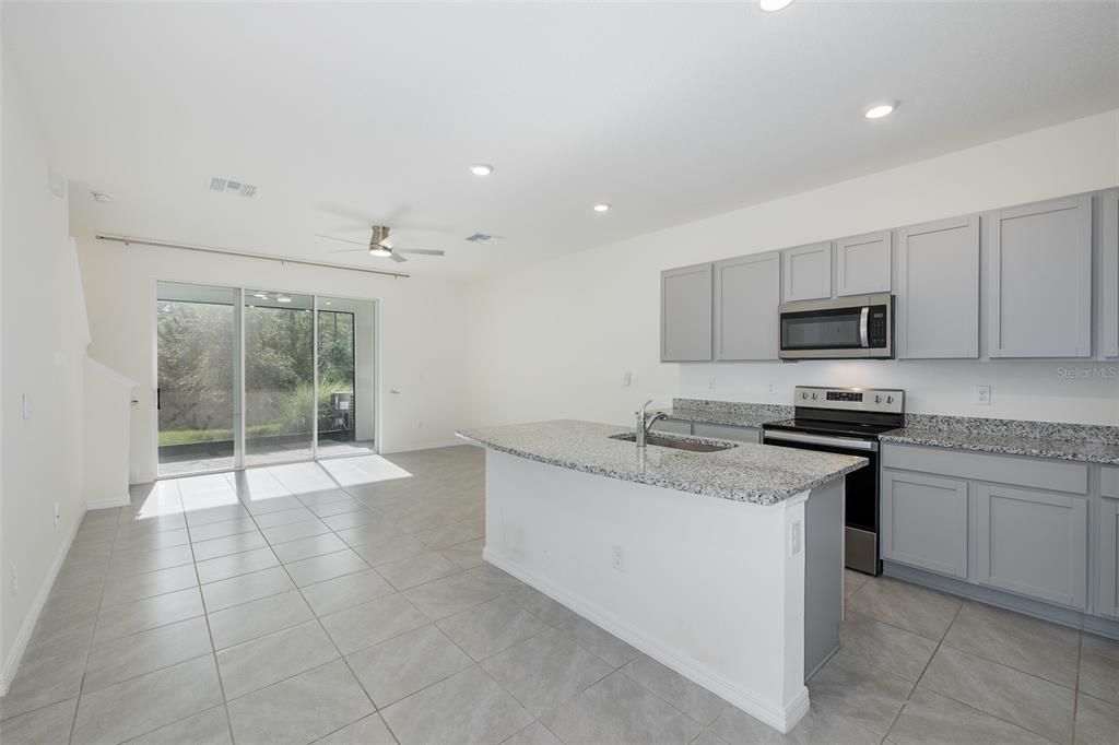 For Sale: $269,000 (3 beds, 2 baths, 1673 Square Feet)