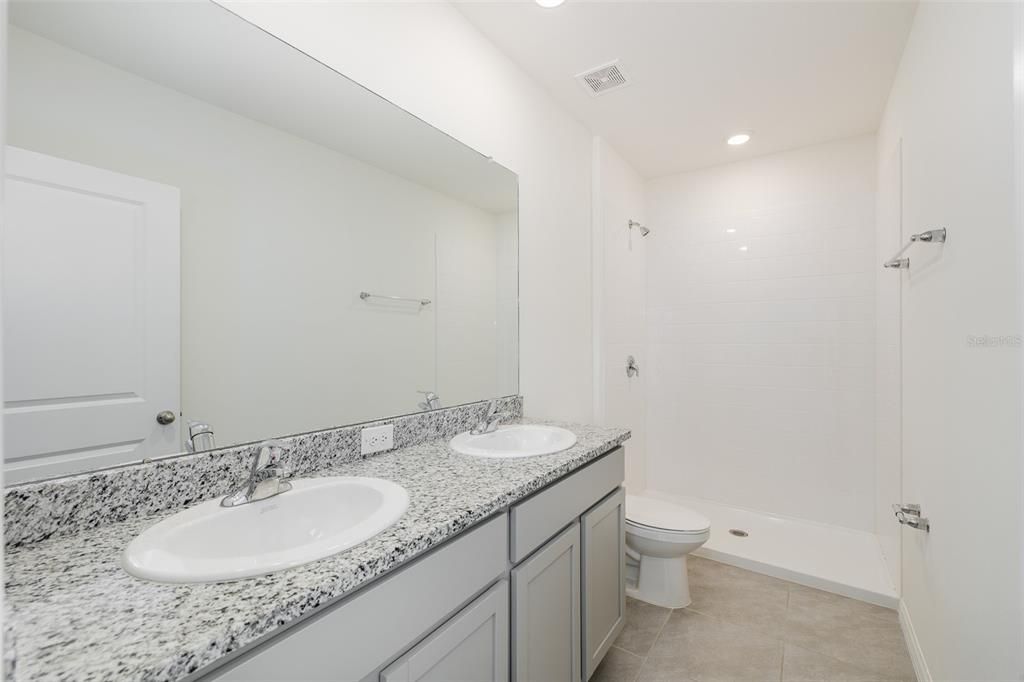 For Sale: $269,000 (3 beds, 2 baths, 1673 Square Feet)