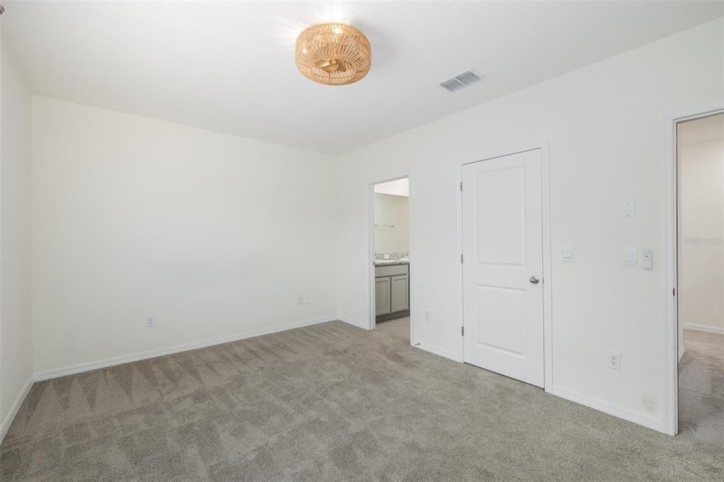 For Sale: $269,000 (3 beds, 2 baths, 1673 Square Feet)