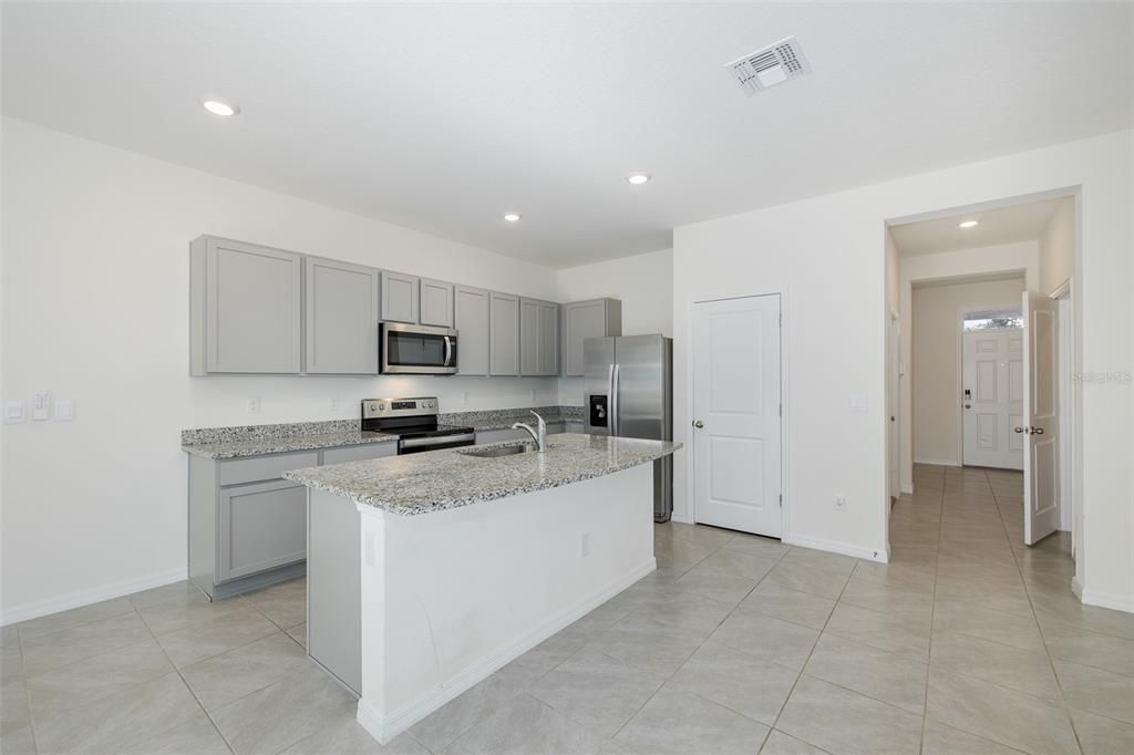 For Sale: $269,000 (3 beds, 2 baths, 1673 Square Feet)
