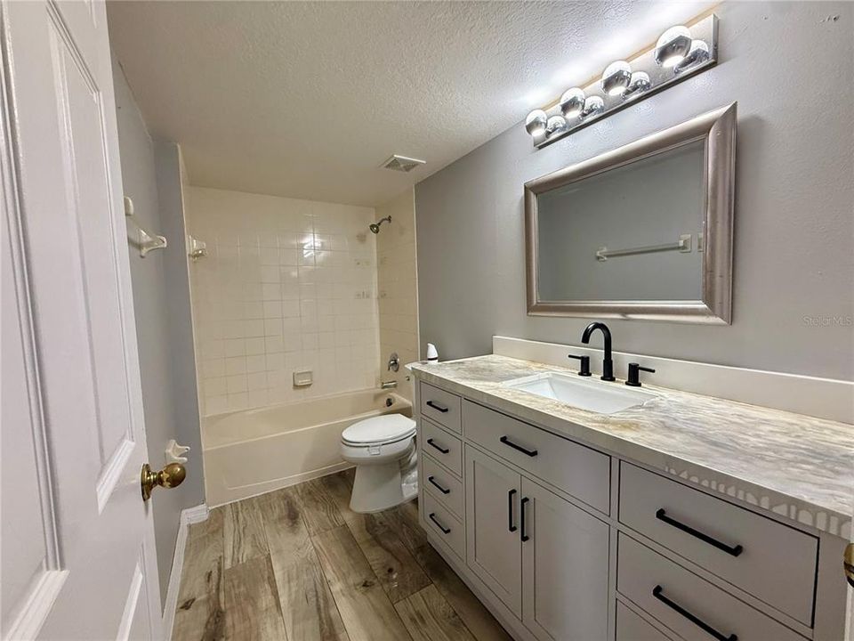 В аренду: $2,200 (4 спален, 2 ванн, 2847 Квадратных фут)