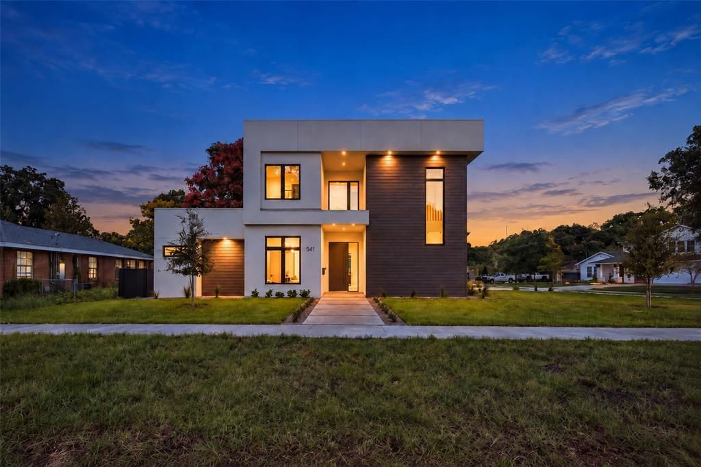En Venta: $1,695,000 (4 camas, 3 baños, 3180 Pies cuadrados)