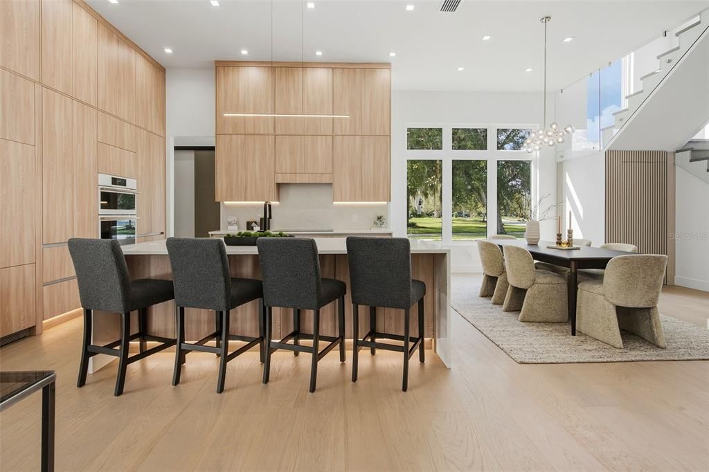 En Venta: $1,695,000 (4 camas, 3 baños, 3180 Pies cuadrados)
