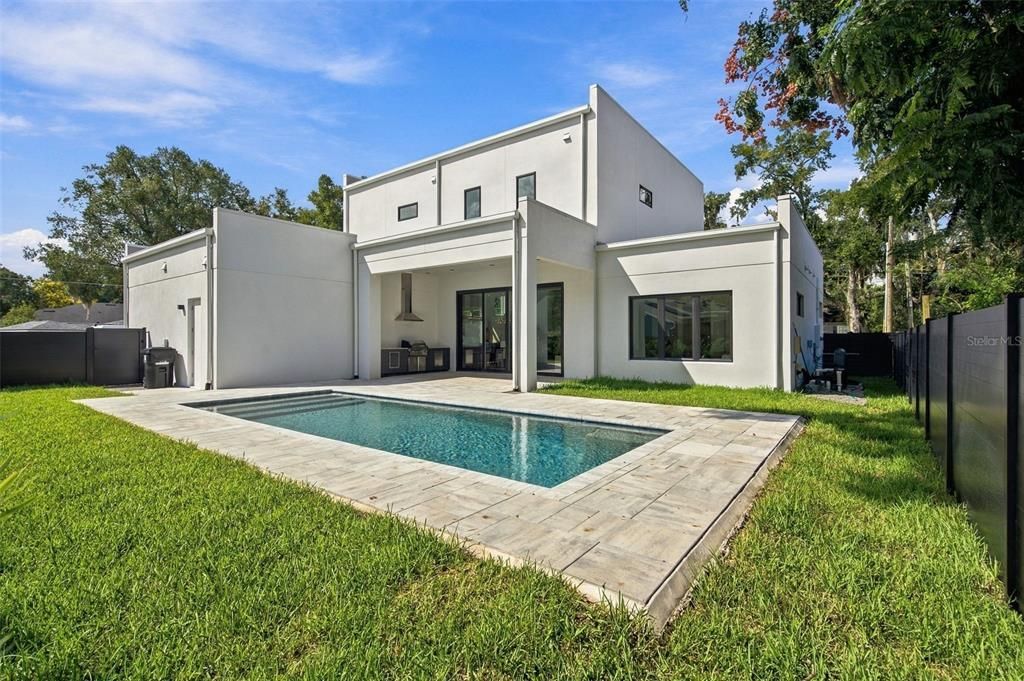 En Venta: $1,695,000 (4 camas, 3 baños, 3180 Pies cuadrados)