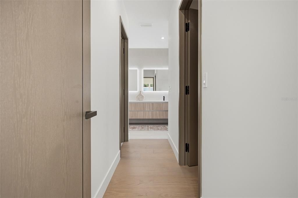 En Venta: $1,695,000 (4 camas, 3 baños, 3180 Pies cuadrados)