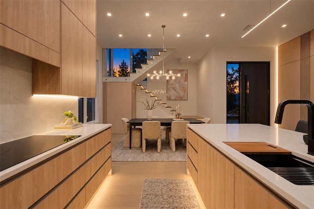 En Venta: $1,695,000 (4 camas, 3 baños, 3180 Pies cuadrados)