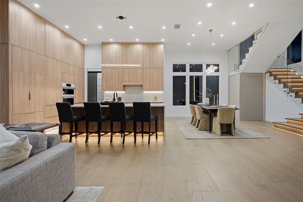 En Venta: $1,695,000 (4 camas, 3 baños, 3180 Pies cuadrados)