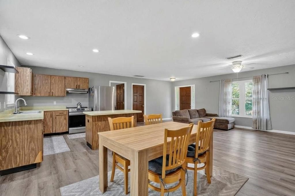 For Sale: $395,000 (3 beds, 2 baths, 1495 Square Feet)
