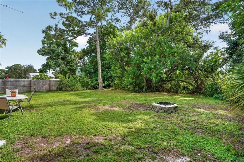 For Sale: $395,000 (3 beds, 2 baths, 1495 Square Feet)