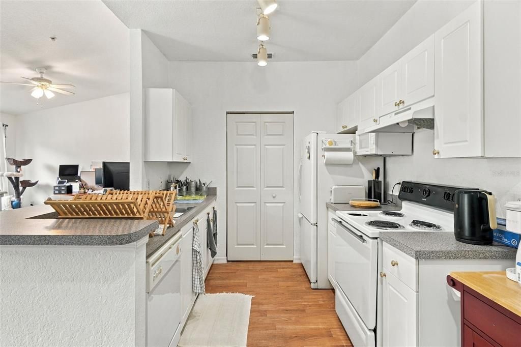 En Venta: $145,000 (1 camas, 1 baños, 898 Pies cuadrados)