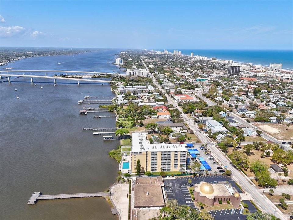 На продажу: $195,900 (2 спален, 2 ванн, 1060 Квадратных фут)