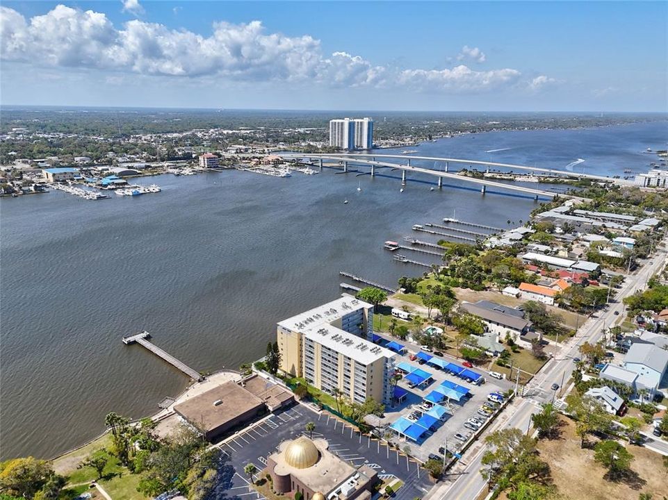 На продажу: $195,900 (2 спален, 2 ванн, 1060 Квадратных фут)