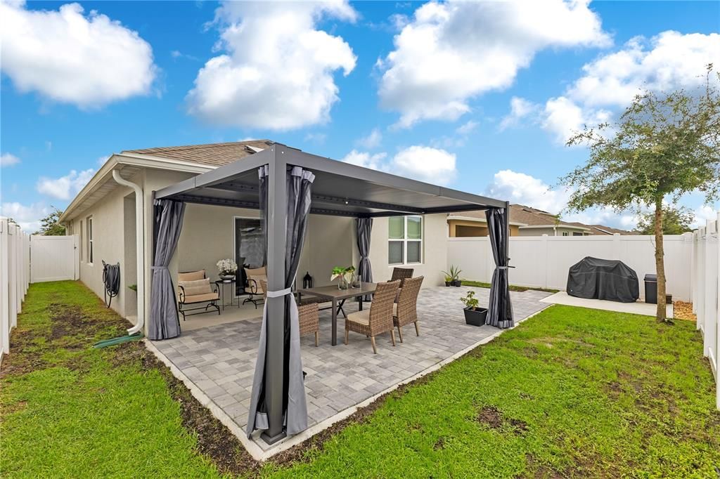 For Sale: $355,000 (3 beds, 2 baths, 1649 Square Feet)