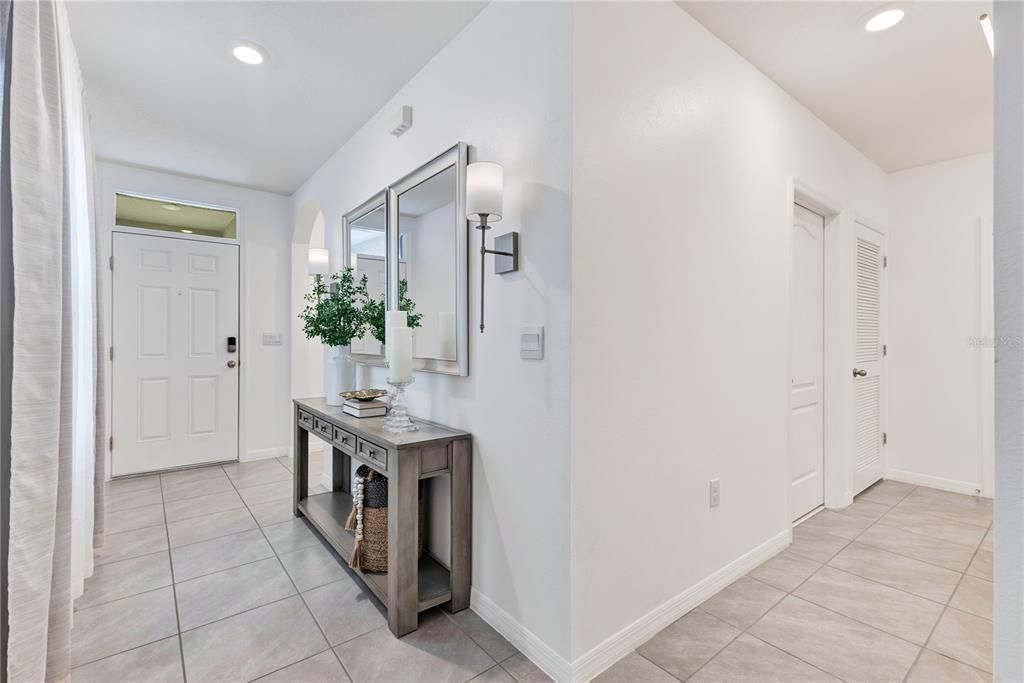 For Sale: $355,000 (3 beds, 2 baths, 1649 Square Feet)