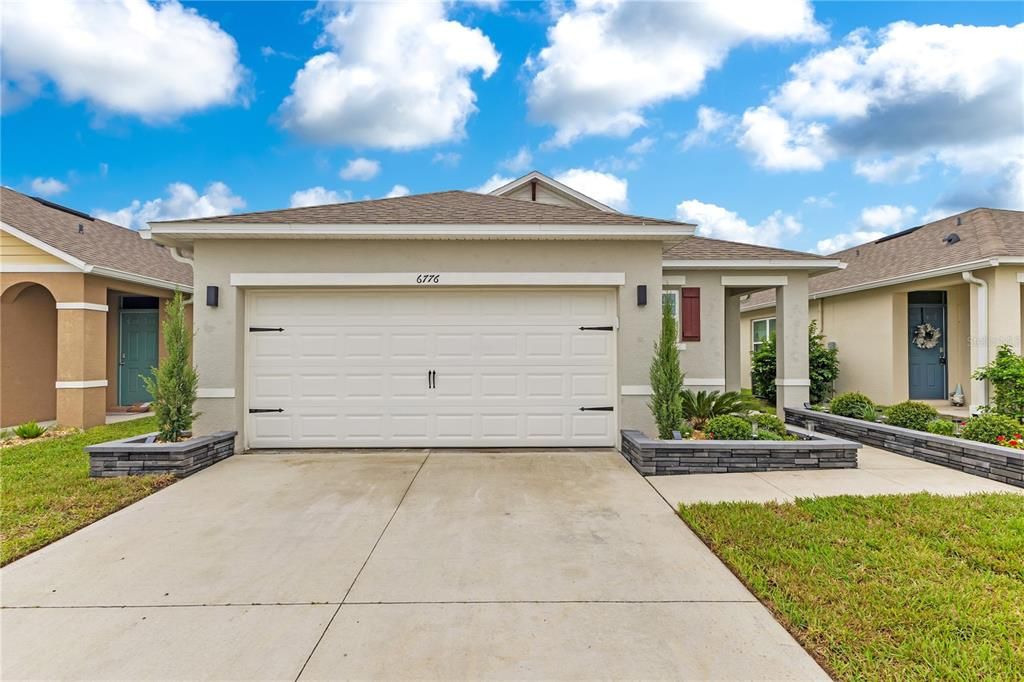 For Sale: $355,000 (3 beds, 2 baths, 1649 Square Feet)
