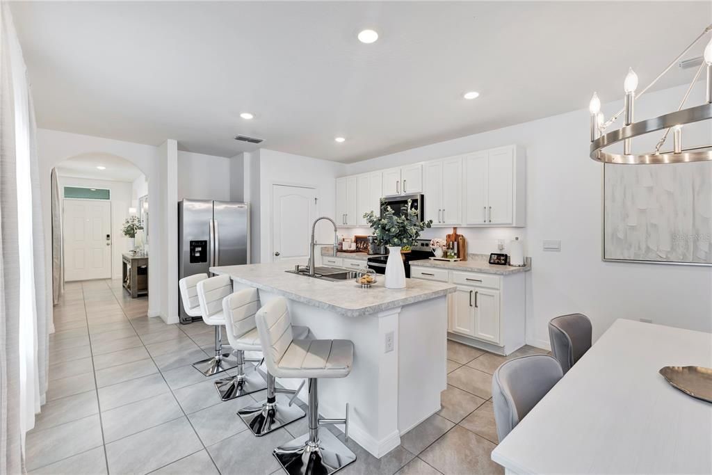 For Sale: $355,000 (3 beds, 2 baths, 1649 Square Feet)