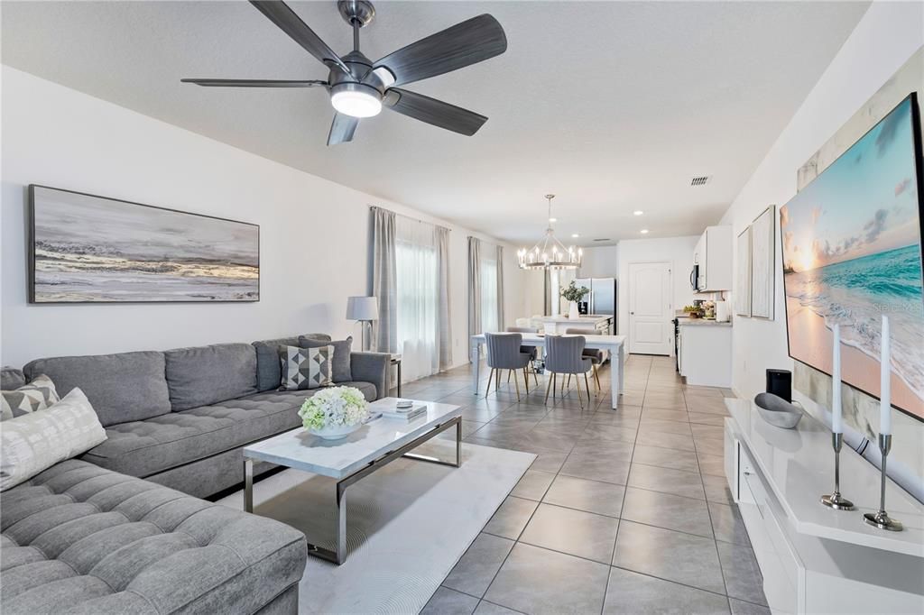 For Sale: $355,000 (3 beds, 2 baths, 1649 Square Feet)