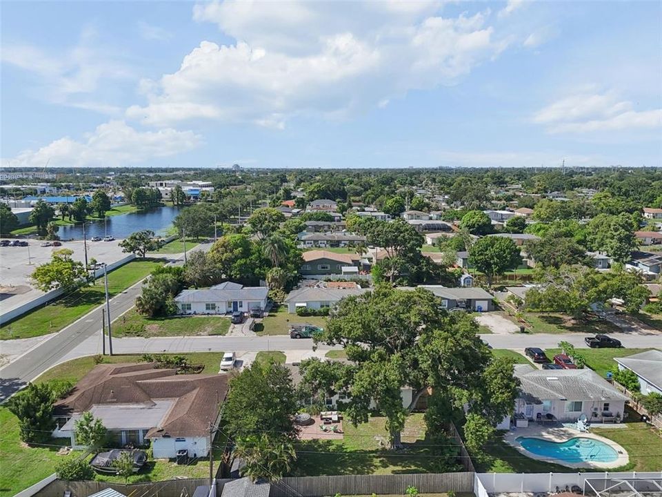 На продажу: $389,900 (2 спален, 1 ванн, 1019 Квадратных фут)