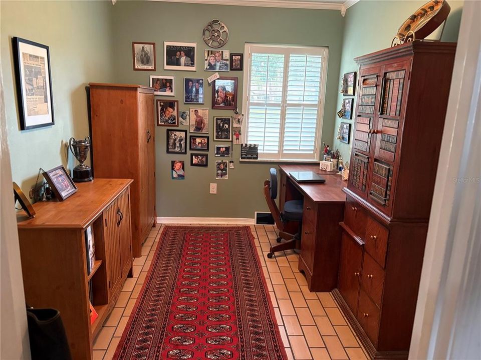En Venta: $824,900 (4 camas, 3 baños, 2572 Pies cuadrados)
