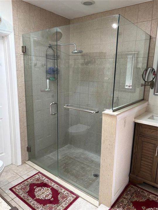 En Venta: $824,900 (4 camas, 3 baños, 2572 Pies cuadrados)
