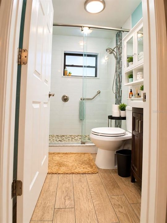 For Sale: $400,000 (4 beds, 2 baths, 1296 Square Feet)